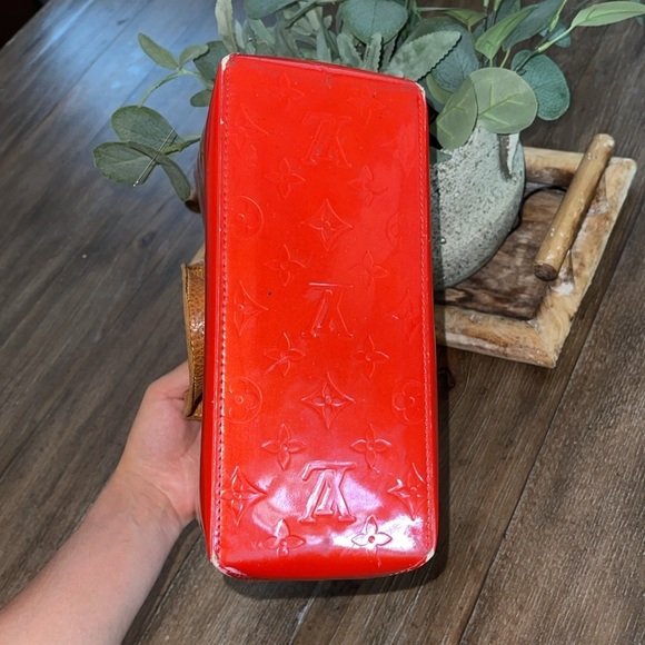 Authentic** LOUIS VUITTON ** Red Monogram Vernis Reade Pm Bag - Picture 16 of 16
